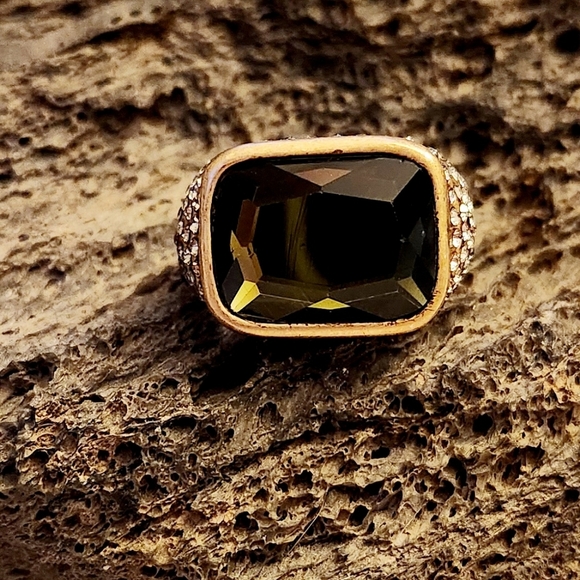 Lia Sophia VISIONAIRE Green Crystalin Matte Gold Tone Ring - Sz 8 - Picture 9 of 11